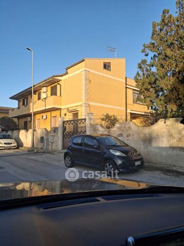 Casa bi/trifamiliare in residenziale in Via Siracusa