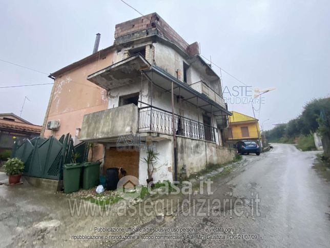 Appartamento in residenziale in Via Mirabella 19
