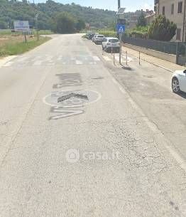 Box/posto auto in residenziale in Via Fratte