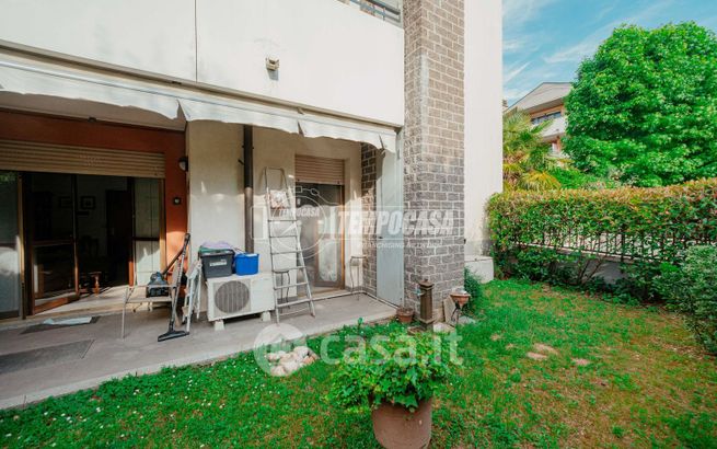 Appartamento in residenziale in Via dei Salici 3