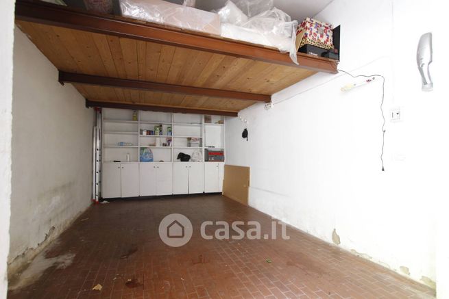 Garage/posto auto in residenziale in Via Ottorino Respighi 16