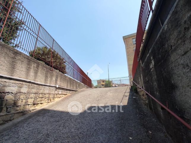 Garage/posto auto in residenziale in Viale dei Pini 3