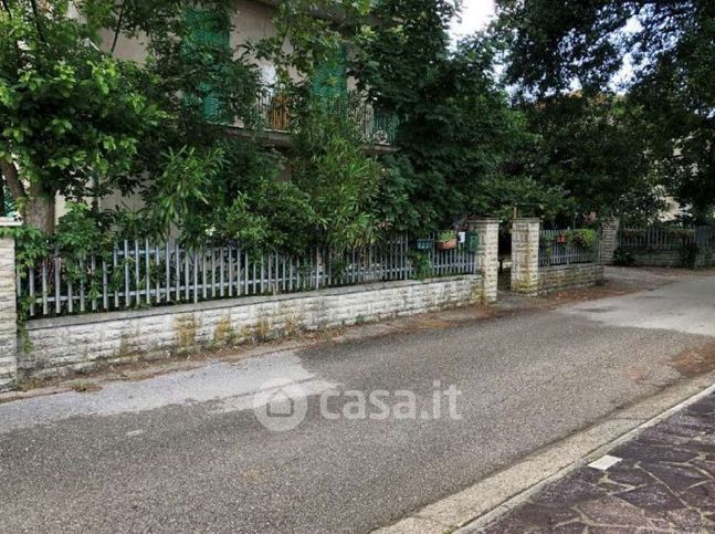Casa indipendente in residenziale in Via Amedeo