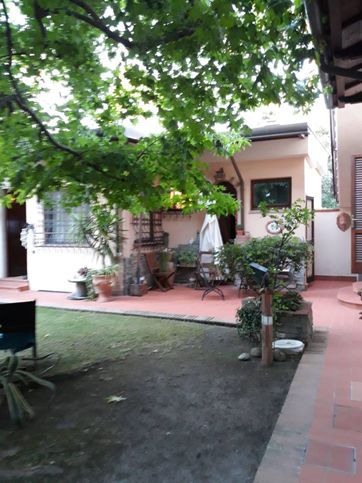 Casa indipendente in residenziale in Via Enrico Mattei