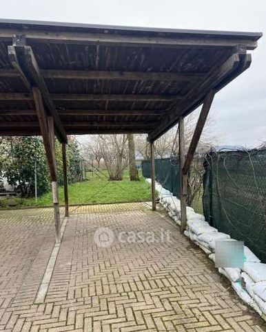 Box/posto auto in residenziale in Via Bertella