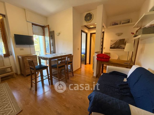 Appartamento in residenziale in Via Villa Grande 1