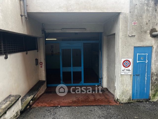 Garage/posto auto in residenziale in Via Canevari 191