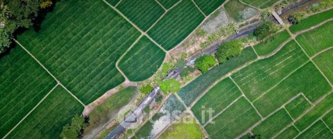 Terreno agricolo in commerciale in 