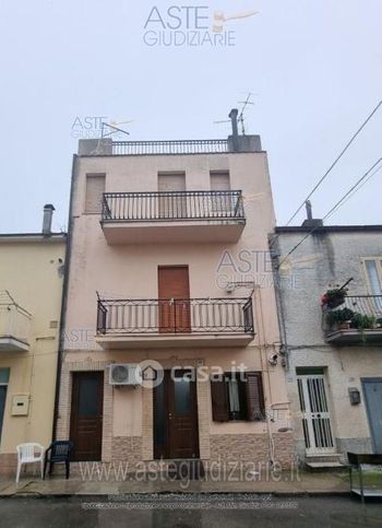 Casa indipendente in residenziale in Via D'Avalos 13