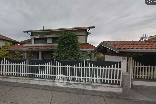 Villa in residenziale in Via Colombo 36