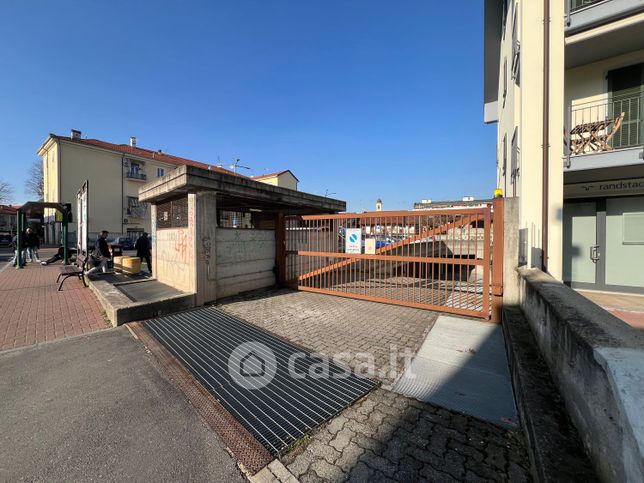 Garage/posto auto in residenziale in Piazza R.Lombardi