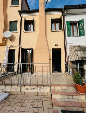 Villetta a schiera in residenziale in Via Roma 5