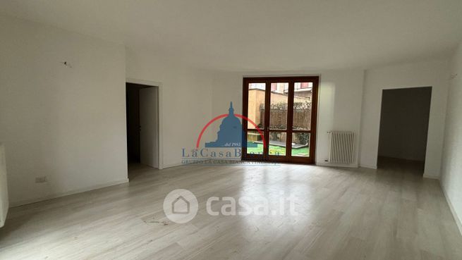 Appartamento in residenziale in Via Tiziano 3