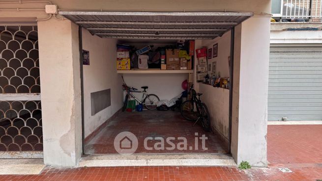 Garage/posto auto in residenziale in Corso Duca di Genova 223