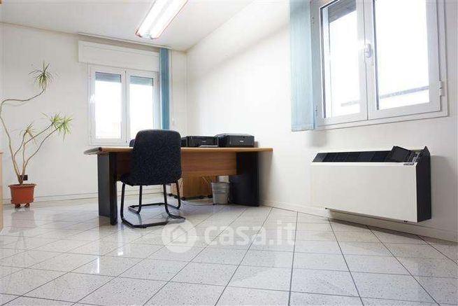 Ufficio in commerciale in Piazza 1° Maggio