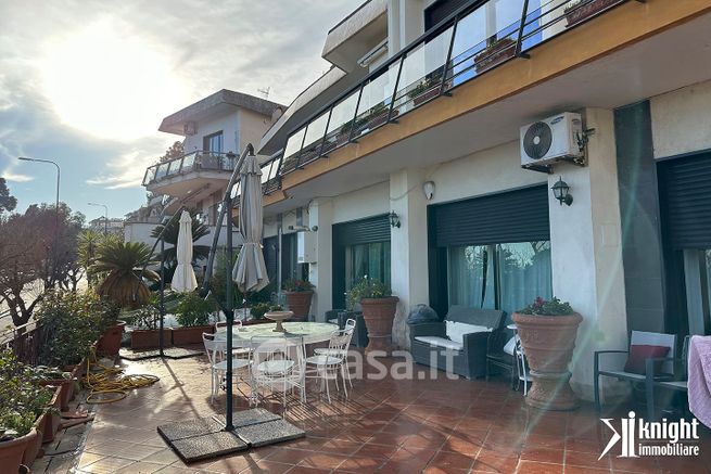Appartamento in residenziale in Via Francesco Petrarca 49