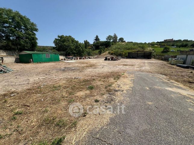 Terreno agricolo in commerciale in