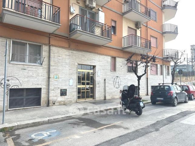 Appartamento in residenziale in Via Ruggiero Vitrani 69