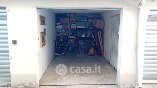 Box/posto auto in residenziale in Via Giuseppe Saverio Mercadante