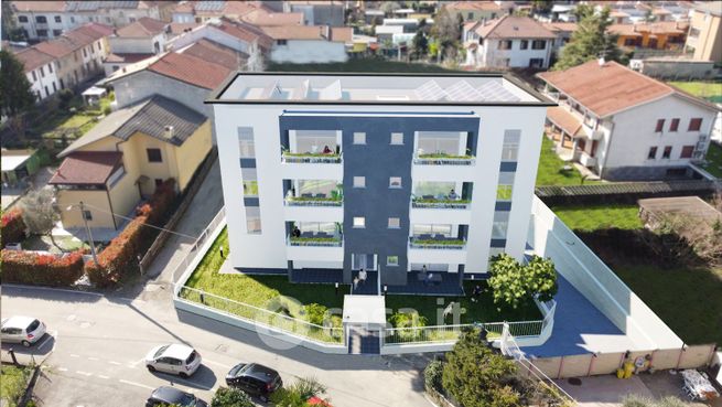Nuova costruzione in casa nuova in Pozzo