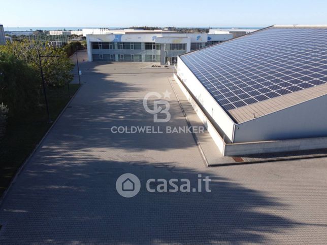 Capannone in commerciale in Viale Della Tecnologia