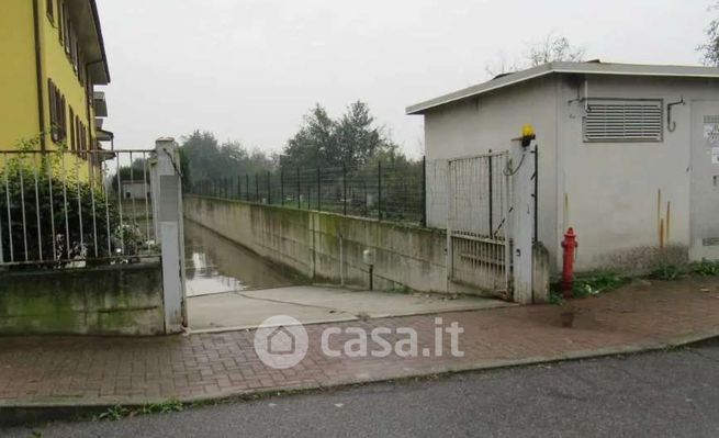 Garage/posto auto in residenziale in Via A. Toscanini