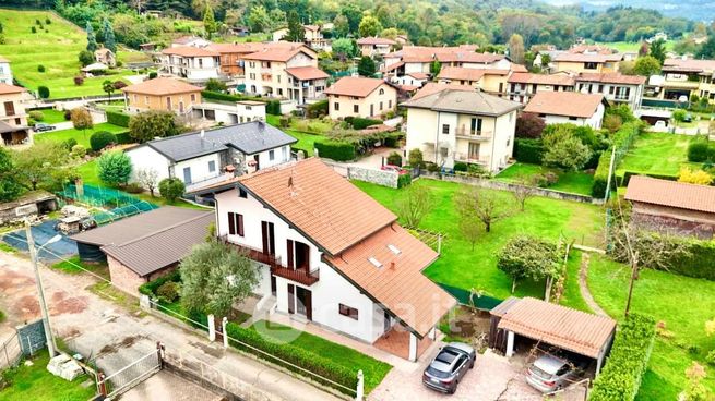 Villa in residenziale in Via E. Stocchetti 24