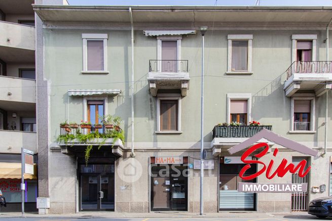 Negozio/locale commerciale in commerciale in Corso Vercelli 25 d