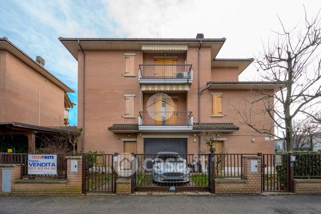 Appartamento in residenziale in Via Caduti di Sabbiuno 11