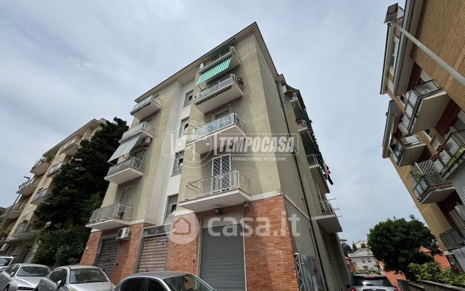 Box/posto auto in residenziale in Via Caprarola 23