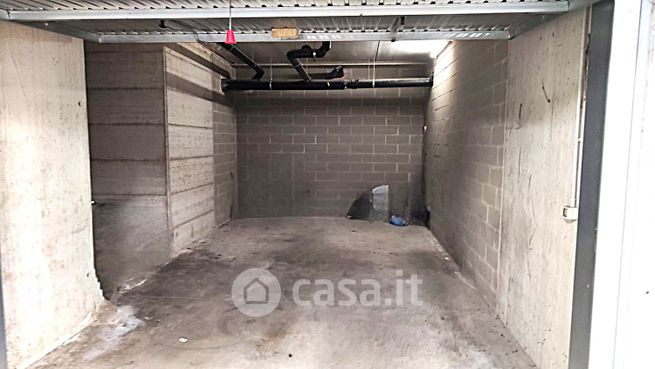 Box/posto auto in residenziale in Via Caduti in Missione di Pace 17