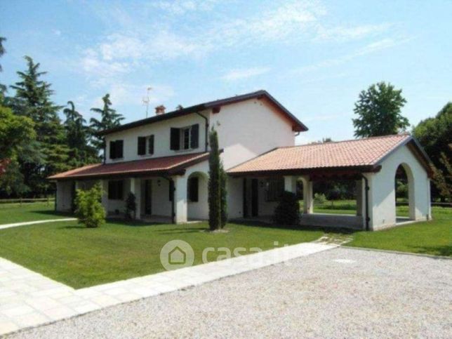 Villa in residenziale in 