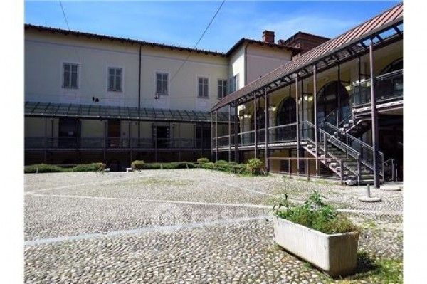 Attivitã /licenza (con o senza mura) in commerciale in Via Palazzo di CittÃ  12