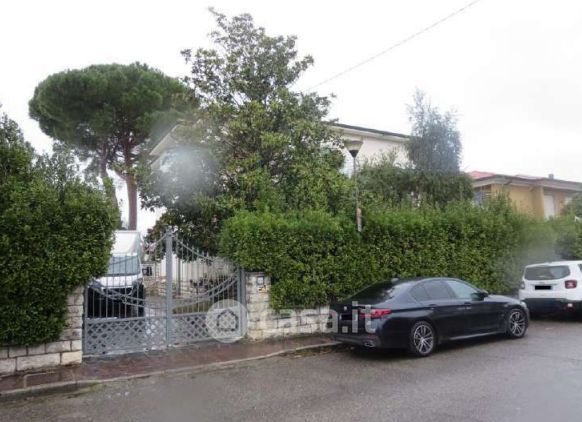 Casa indipendente in residenziale in Via Giuseppe Giusti