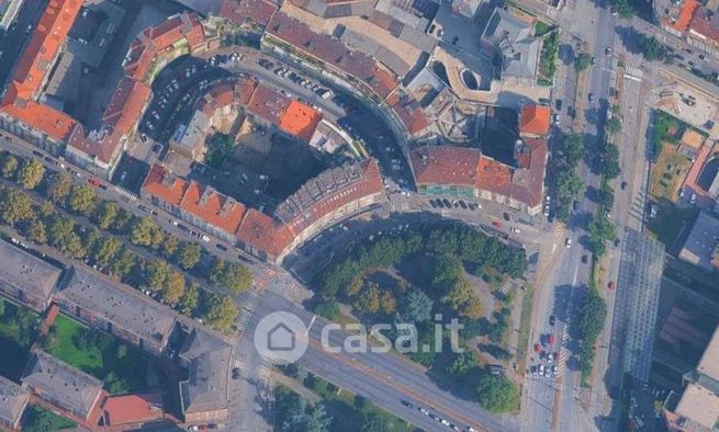 Box/posto auto in residenziale in Piazza Adriano