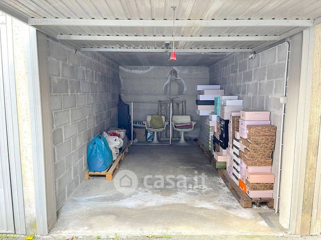 Garage/posto auto in residenziale in Via Ermete Zacconi 16