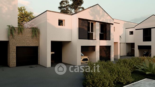 Villa in residenziale in Via Laguna 32