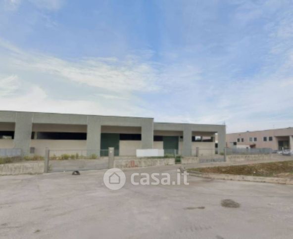 Capannone in commerciale in Strada Colle d'Alba di Levante
