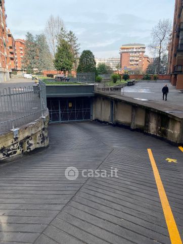 Box/posto auto in residenziale in Corso Monte Cucco 160 /A