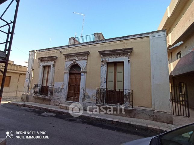 Casa indipendente in residenziale in Via Ciro Menotti 2