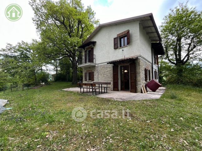 Rustico/casale in residenziale in Via Sassomassiccio