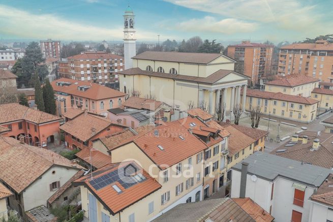 Ufficio in commerciale in Via LibertÃ  173