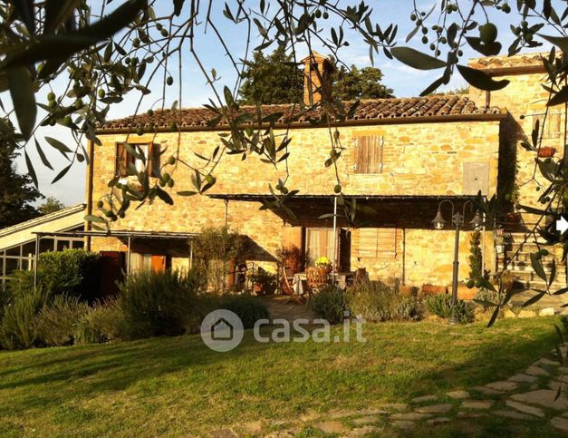 Rustico/casale in residenziale in 