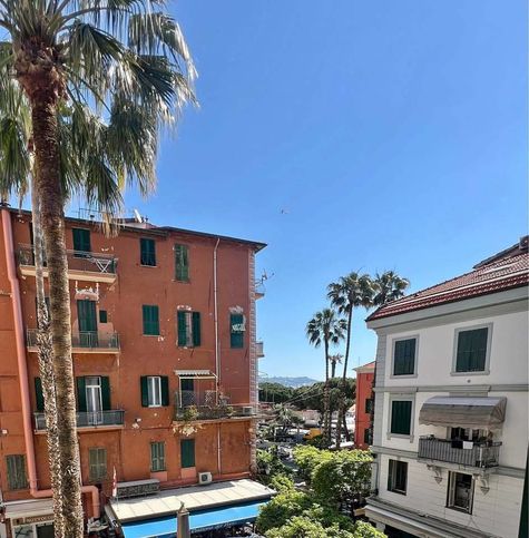Appartamento in residenziale in Piazza Bresca 38
