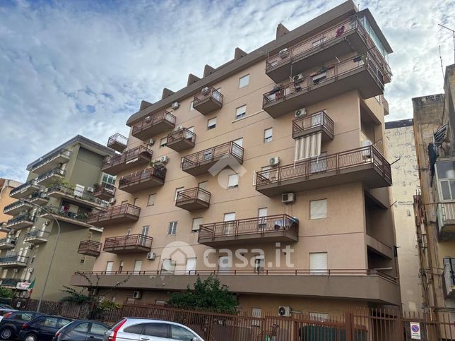 Appartamento in residenziale in Via Elia Crisafulli 11
