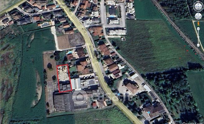 Capannone in commerciale in Via Rodigina Nord