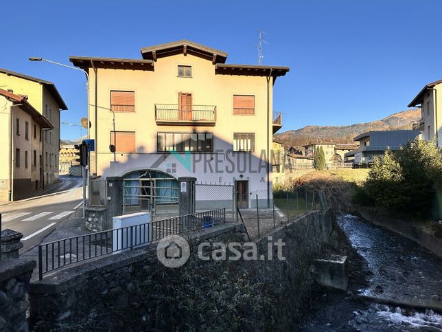 Casa indipendente in residenziale in Via Moscheni 5