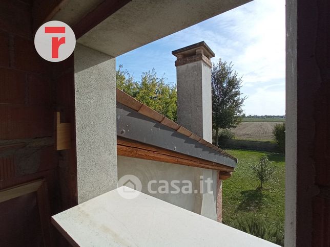 Casa bi/trifamiliare in residenziale in Strada Provinciale 94