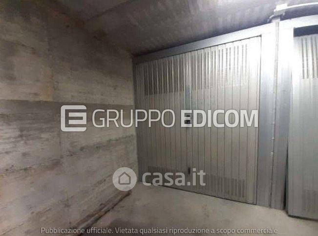 Box/posto auto in residenziale in Via Roma