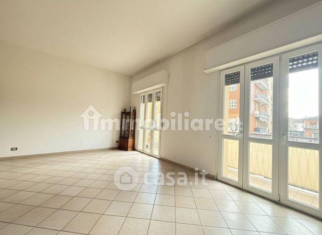 Appartamento in residenziale in Via Lago di Garda